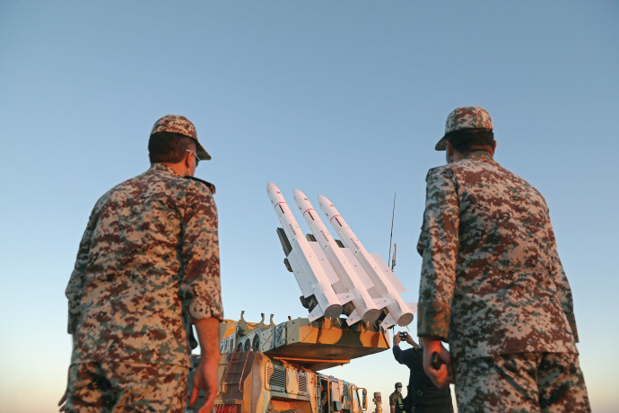 טילים באיראן (צילום: רויטרס)