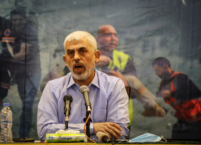 מנהיג חמאס, יחיא סינוואר, במסיבת עיתונאים ברצועה (צילום: מג'די פתחי/TPS)