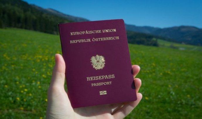 דרכון אוסטרי (צילום: Shutterstock)