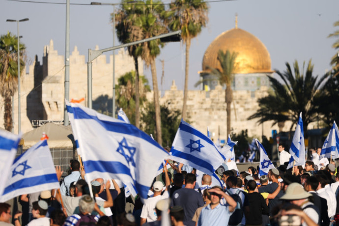 מצעד הדגלים בירושלים (צילום: יונתן זינדל, פלאש 90)