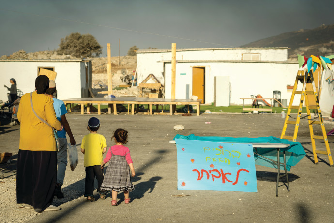 נדב העצני: ח'אן אל־אחמר מול אביתר - משוואה פשוטה עם שני ...