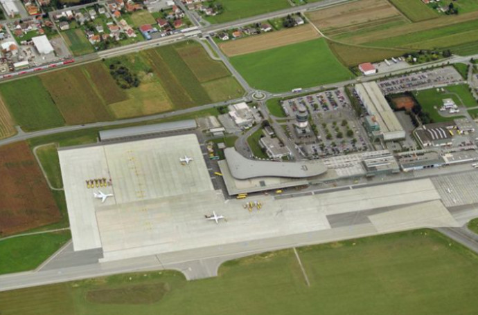 המטוס נאלץ לבצע נחיתת חירום בגראץ, אוסטריה (צילום: Getty images)