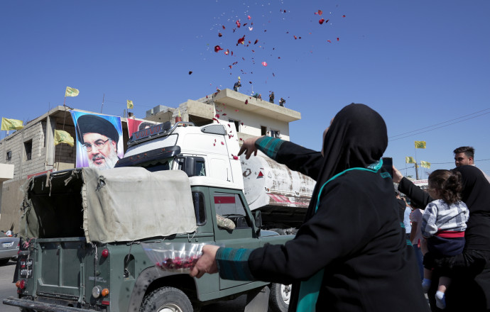 משאיות הדלק האיראני מתקבלות בחגיגות בלבנון (צילום: רויטרס)