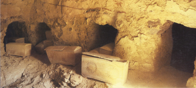 ארונות קבורה יהודיים מבית הקברות העתיק ביריחו (צילום: ז. רדובן )