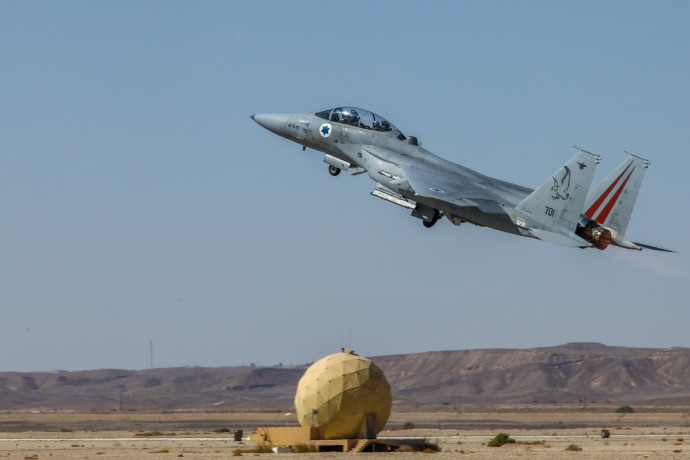 מטוס קרב F-15 של חיל האוויר (צילום: מרק ישראל סלם)