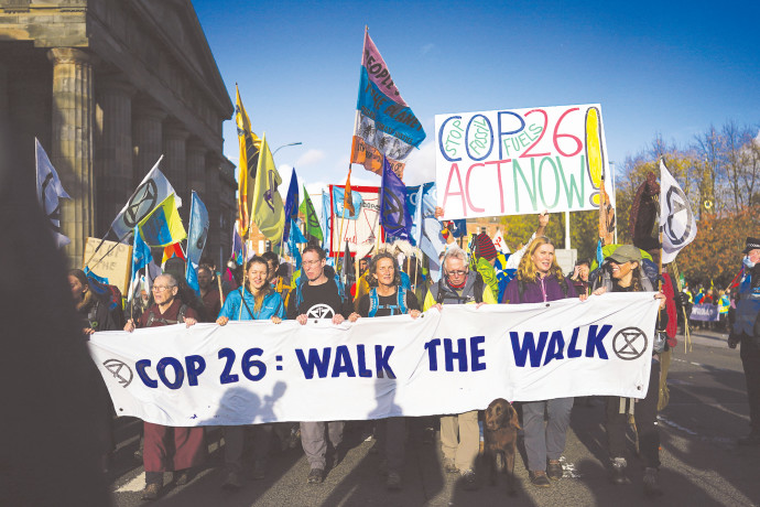 הפגנה בגלזגו סקוטלנד להעלאת מודעות למשבר האקלים (צילום: Ian Forsyth Getty Images - )
