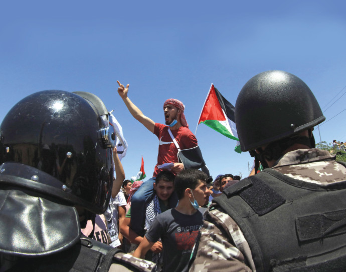 הפגנה אנטי-ישראלית בעיירה כראמה (צילום: AFP via Getty Images)