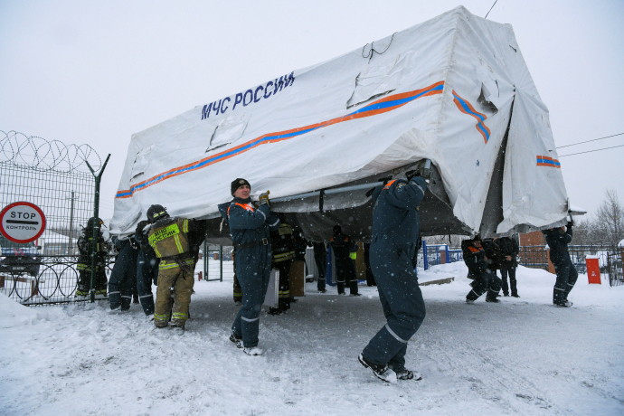 זירת האסון ברוסיה (צילום:  REUTERS/Alexander Patrin)