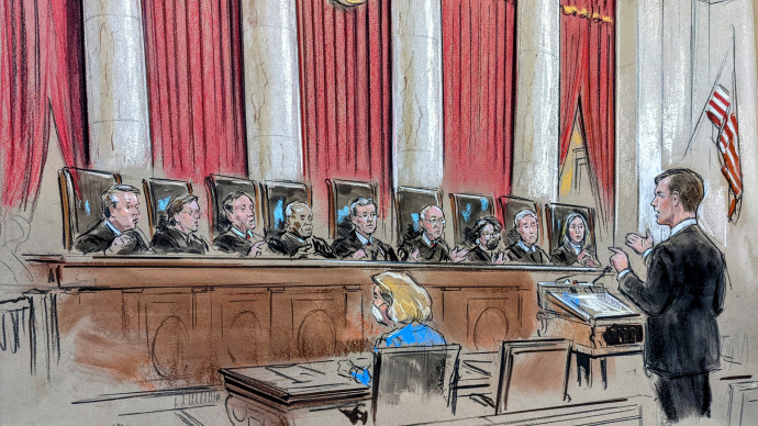 בית המשפט העליון בארה"ב בדיון על ההפלות (צילום: REUTERS/Bill Hennessy )