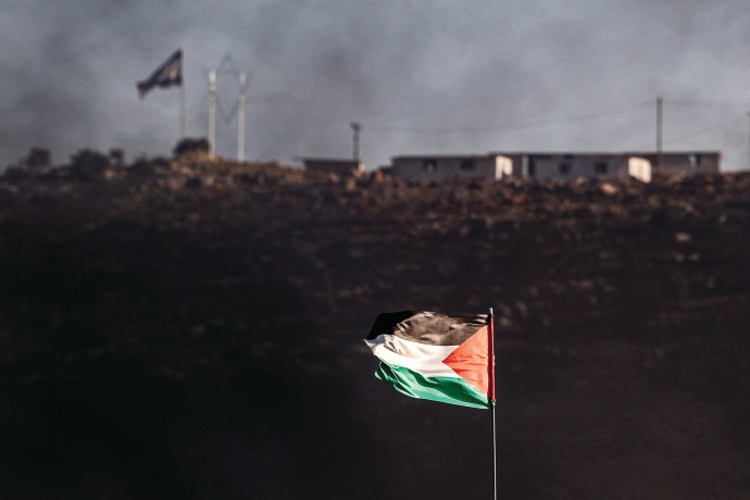 דגל הרשות הפלסטינית. מתרחקים מרעיון שתי המדינות?  (צילום: gettyimages)