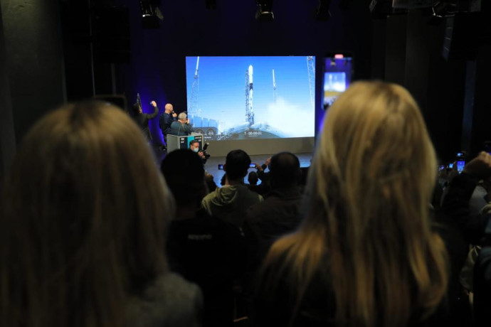 רגע שיגור הלווינים של פרוייקט תבל (צילום: רונן חורש, לע"מ)