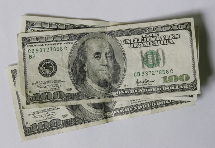 שטרות של דולר (צילום: רויטרס)