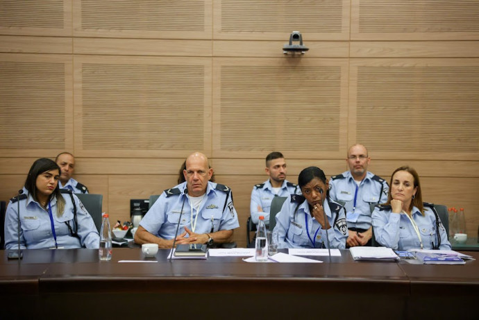 נציגי המשטרה בוועדת החוקה, חוק ומשפט (צילום: נועם מושקוביץ, דוברות הכנסת)