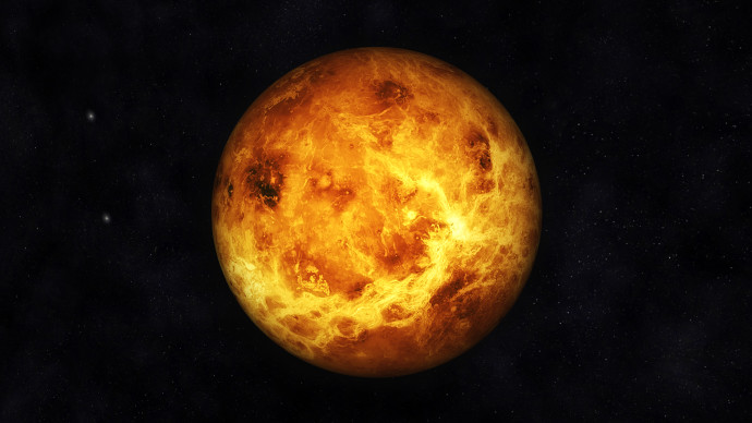 כוכב הלכת נוגה, לפי העננים, ייתכן וזהו הכוכב הכי פוטנציאלי למציאת חיים (צילום: אינג'אימג')