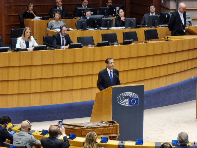 Herzog prononce un discours au Parlement européen (Photo: Anna Barski)