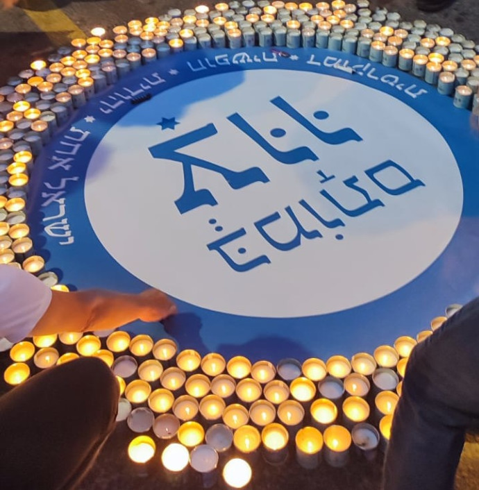 מיצג נרות לזכר הנופלים במערכות ישראל, במהלך ההפגנה נגד הרפורמה בתל אביב