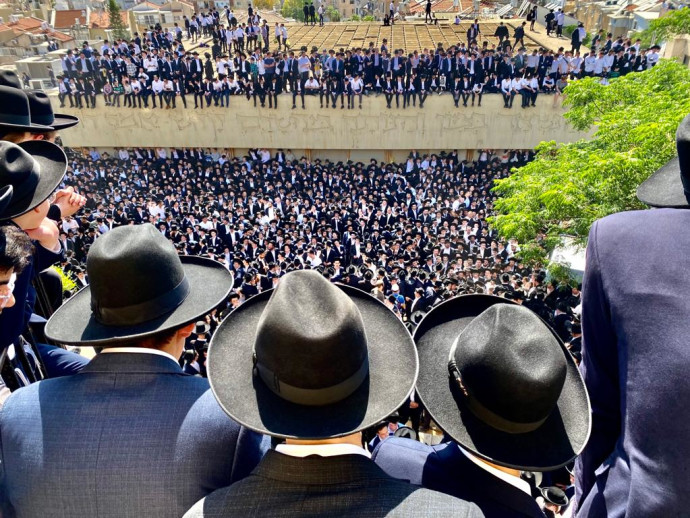 Les funérailles du rabbin Gershon Edelstein à Bnei Brak (photo : Avshalom Sashoni)
