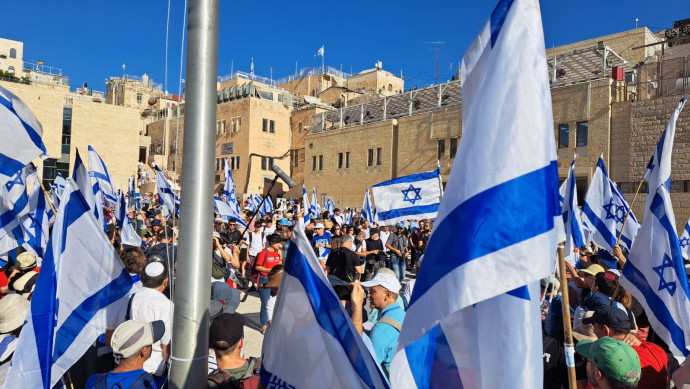 אירוע תפילה המוני לשלמות העם ברחבת הכותל