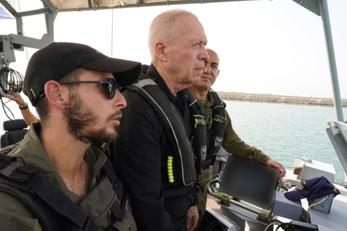 יואב גלנט בסיור בבסיס חיל הים באשדוד