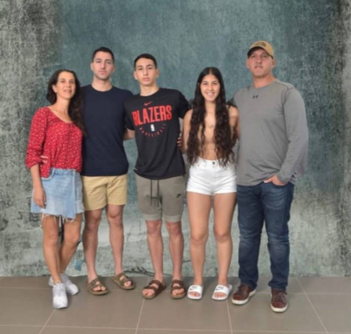 אייל אוזן ז"ל ומשפחתו