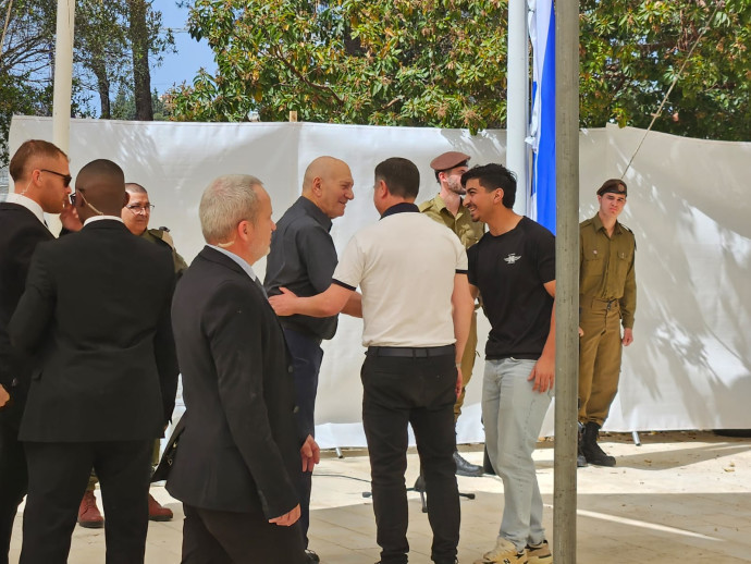אהוד אולמרט בטקס יום הזיכרון בבית העלמין בעוספיא