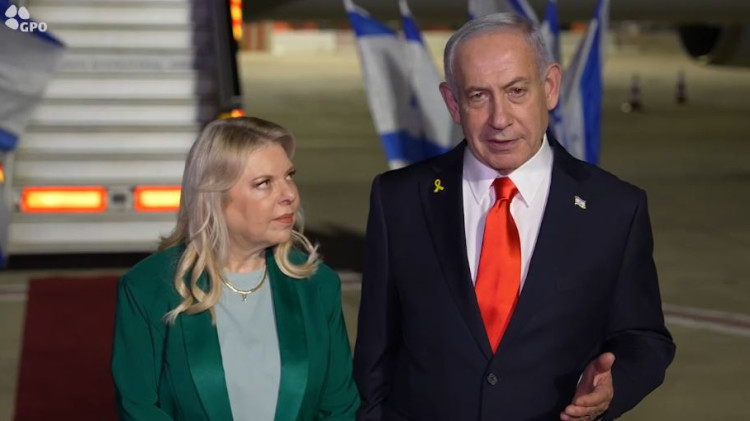 בנימין נתניהו, שרה נתניהו, לפני ההמראה לאו"ם (צילום: עומר מירון /לע"מ)