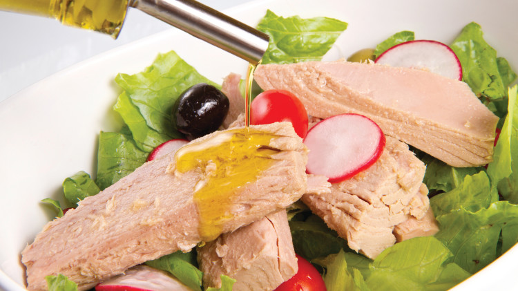 סלו עם טונה (צילום: אינג אימג')