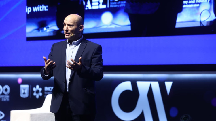 ראש הממשלה לשעבר נפתלי בנט בשבוע הסייבר באוניבסיטת תל אביב (צילום: דרור סיתהכל)