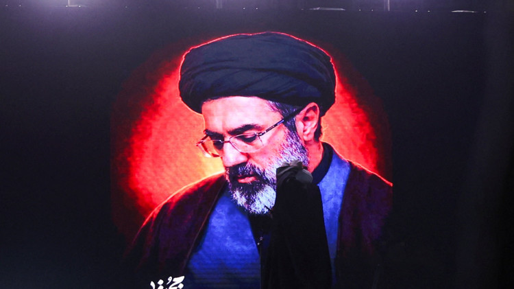 הכרזת מוג'תבא חמינאי כמנהיג העליון החדש של איראן (צילום: רויטרס)