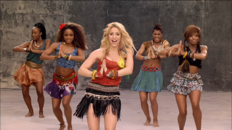 שאקירה מתוך הקליפ של "WAKA  WAKA" (צילום: צילום מסך יוטיוב)