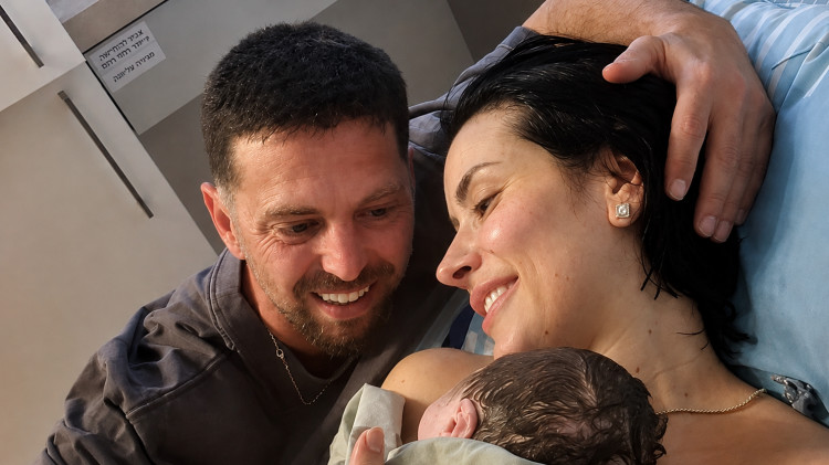 אלקנה בוחבוט ואשתו הביאו בת לעולם (צילום: צילום מסך אינסטגרם)