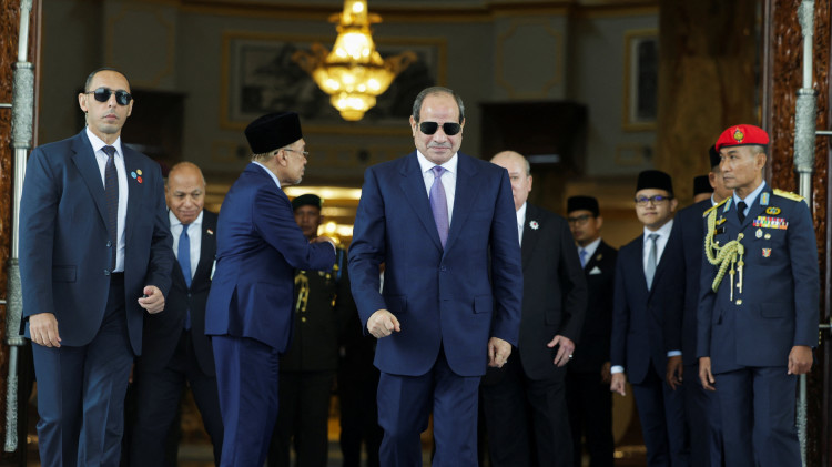 א-סיסי בביקור במלזיה (צילום: REUTERS)