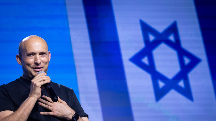 נפתלי בנט בכנס בתל אביב (צילום: מרים אלסטר פלאש 90)