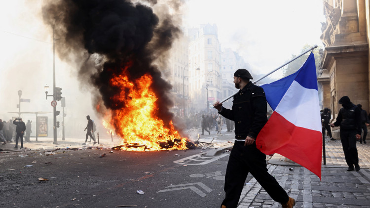מהומות בצרפת (צילום: REUTERS/Jack Taylor)