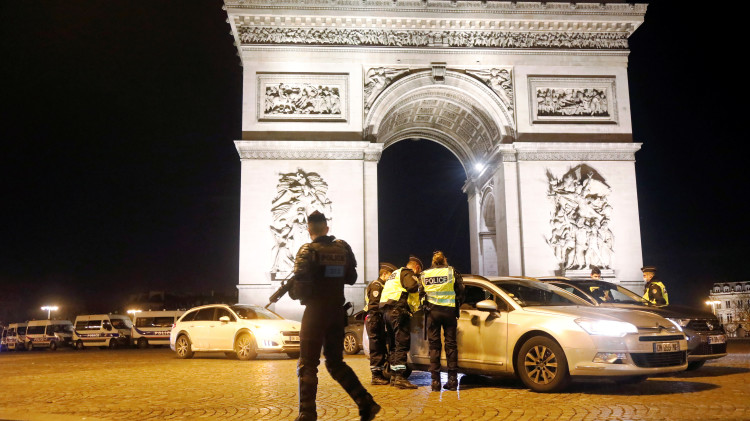 שער הניצחון בפריז, ארכיון (צילום: REUTERS/Charles Platiau)