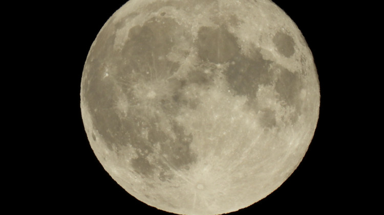 The moon is SHRINKING (צילום: רויטרס)