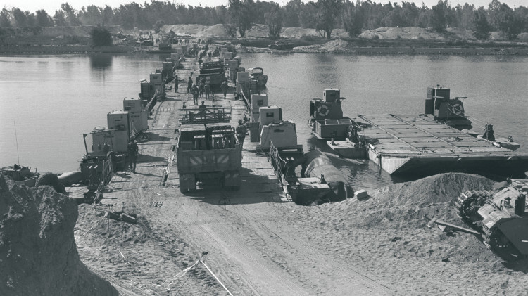מלחמת יום כיפור 25.10.1973 תעלת סואץ (צילום: רון אילן, לע"מ)