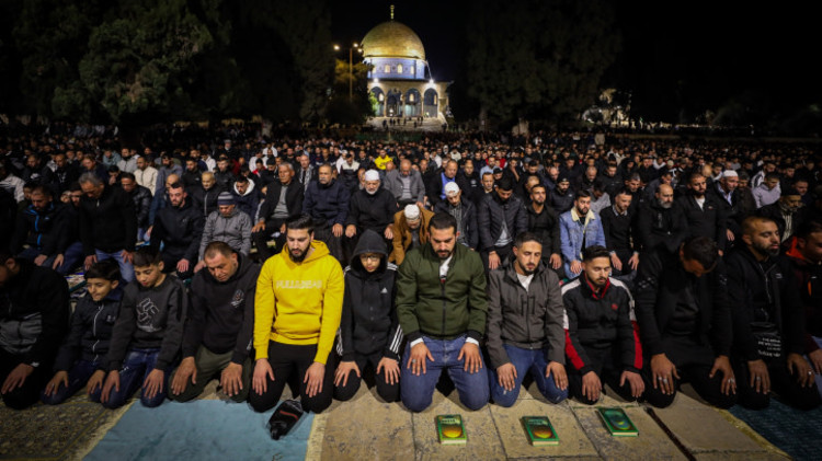 מתפללים בהר הבית בתקופת הרמדאן, 2024 (צילום: ג'מאל עוואד, פלאש 90)