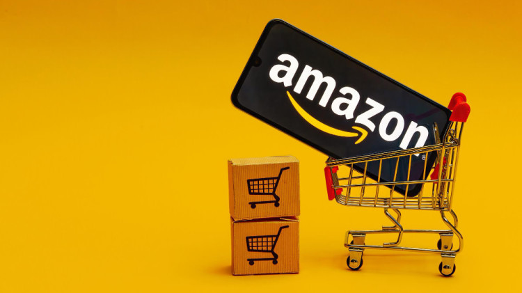 קניות באמזון (צילום: FREEPIK)