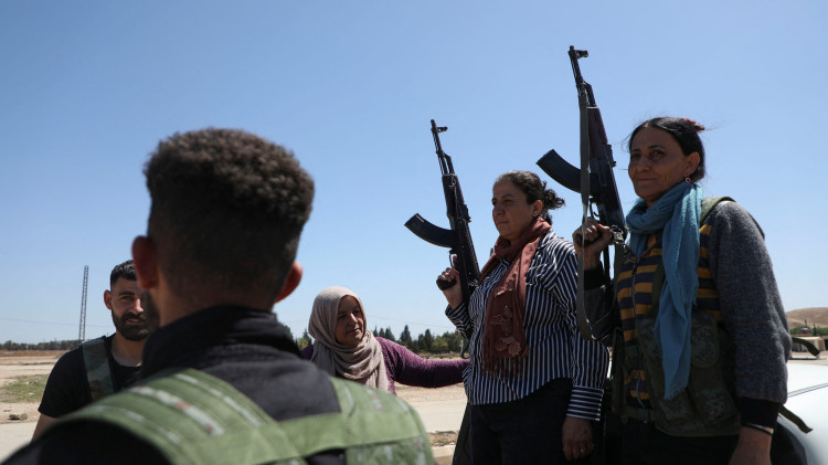 חמושים כורדים (צילום: REUTERS/Orhan Qereman)