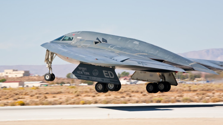 מטוס קרב B2 (צילום: שאטרסטוק)