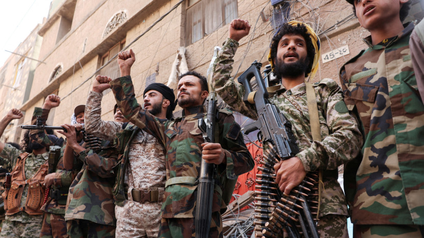 חות'ים בצנעא (צילום: רויטרס)