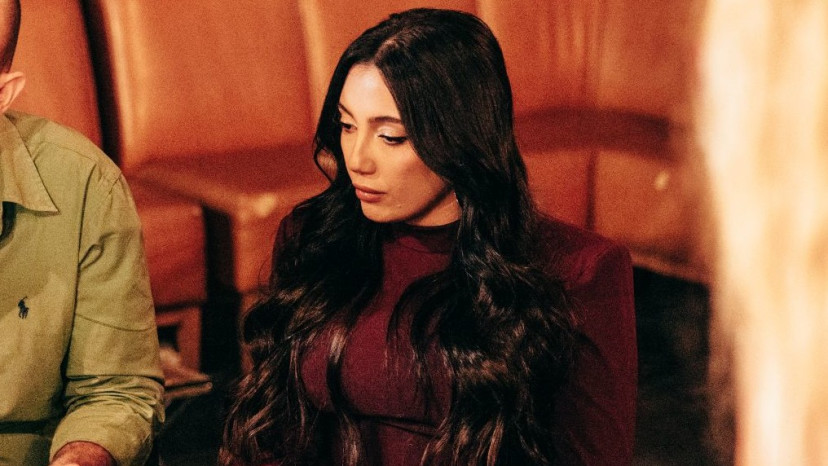 יובל רפאל רגע לפני העלייה לבמה (צילום: יחצ)