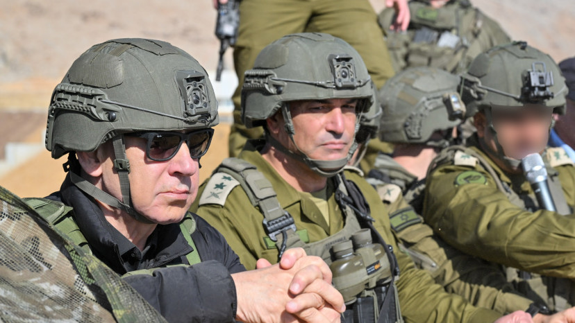 בנימין נתניהו ואייל זמיר בסוריה  (צילום: קובי גדעון לע"מ)