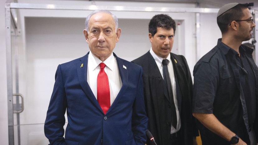 בנימין נתניהו בבית משפט בתל אביב, אוקטובר 2025 (צילום: מרים אלסטר פלאש 90)