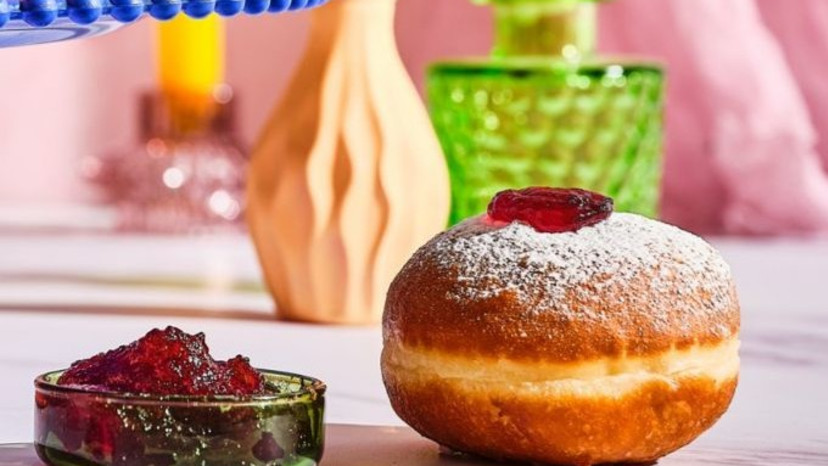 סופגניה קלאסית של מאפה נאמן (צילום: גיל אבירם)