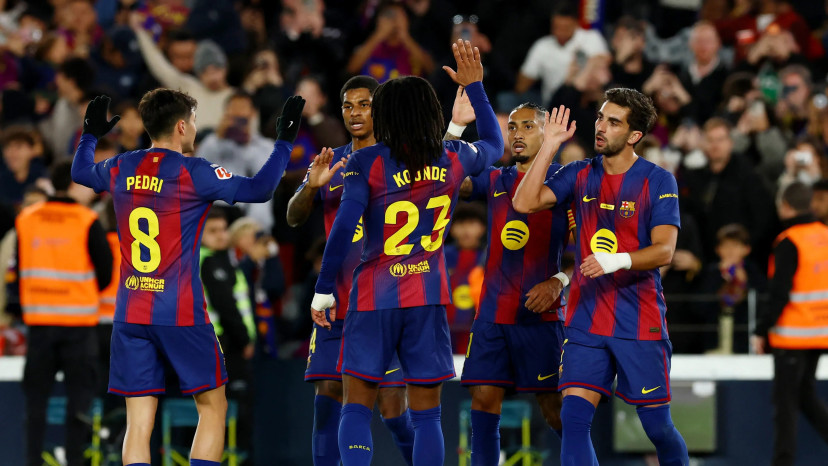 שחקני ברצלונה חוגגים (צילום: רויטרס)