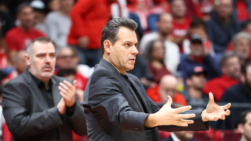 דימיטריס איטודיס מאמן הפועל תל אביב (צילום: דני מרון)