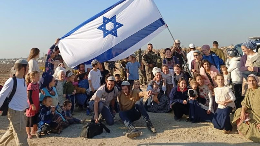 פעילי ימין שהצליחו לחצות גבול לעבר עזה (צילום: תנועת נחלה)
