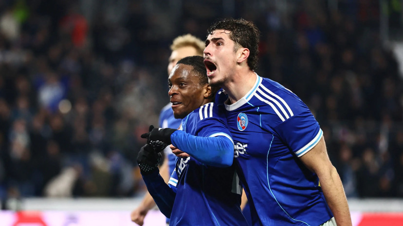 חואקין פאניצ'לי, מרסיאל גודו שחקני שטרסבורג חוגגים (צילום: רויטרס)